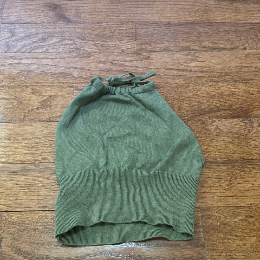 Brandy Melville Halter Top 
Adjustable tie
OS fits like size x-small / small